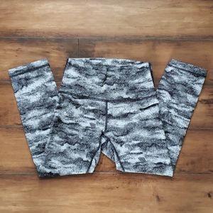 Lululemon hazy days wunder under crops